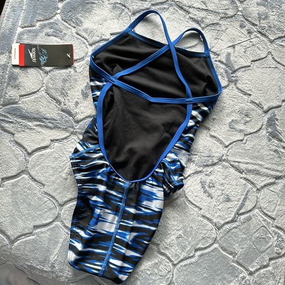 Speedo 26 blue fun print swimsuit - Picture 10 of 15